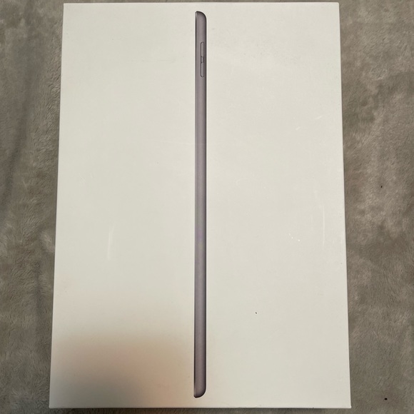 Ipad 8 generation box new - Picture 1 of 6